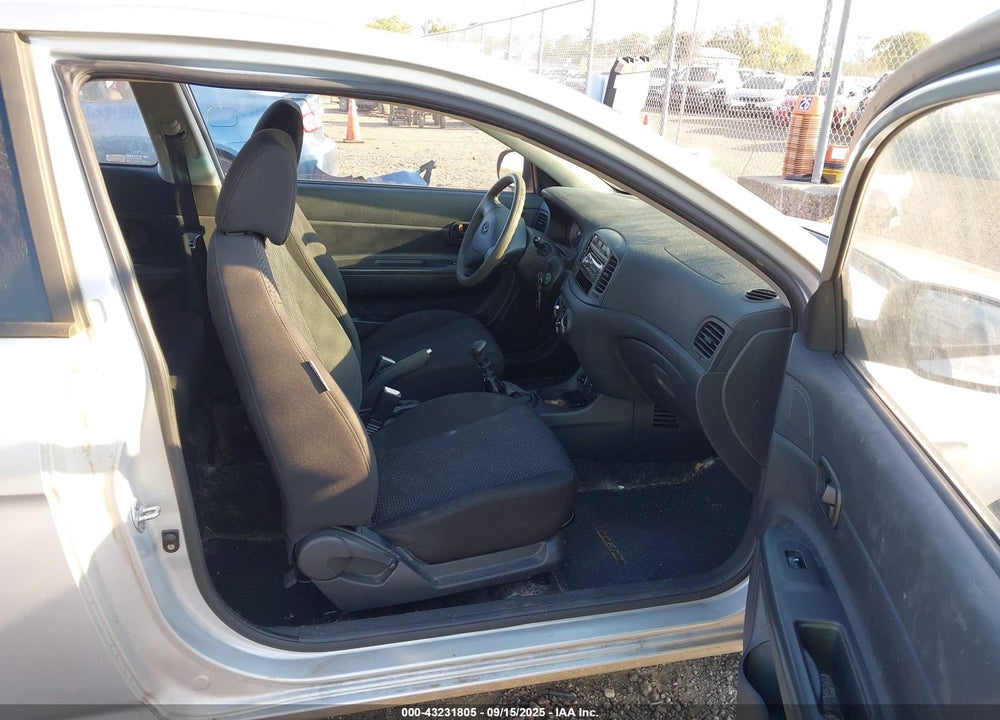 2011 HYUNDAI ACCENT VIN: KMHCM3AC8BU186342