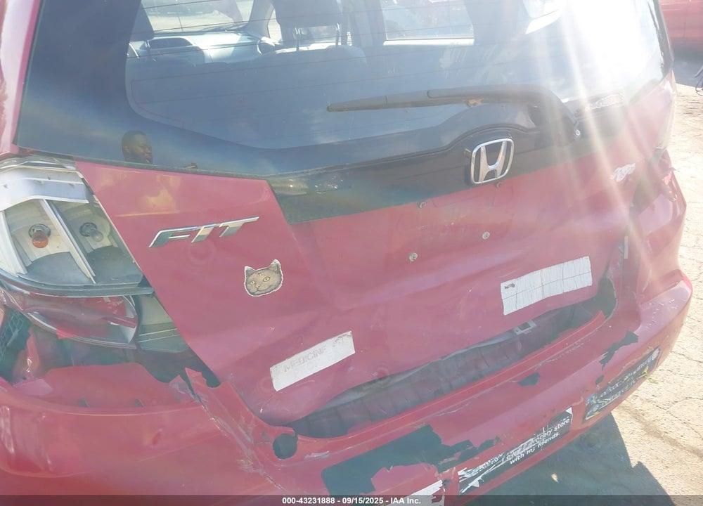 2009 HONDA FIT SPORT VIN: JHMGE884X9S050863