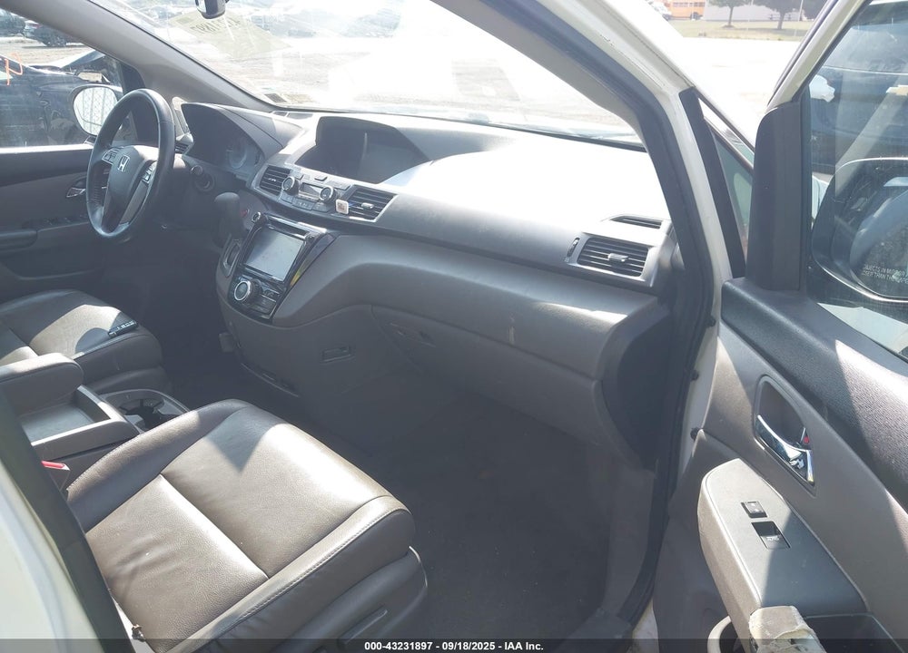 2015 HONDA ODYSSEY EX-L VIN: 5FNRL5H68FB011892