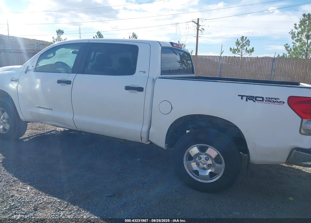 2007 TOYOTA TUNDRA SR5 5.7L V8 VIN: 5TFDV54177X029208