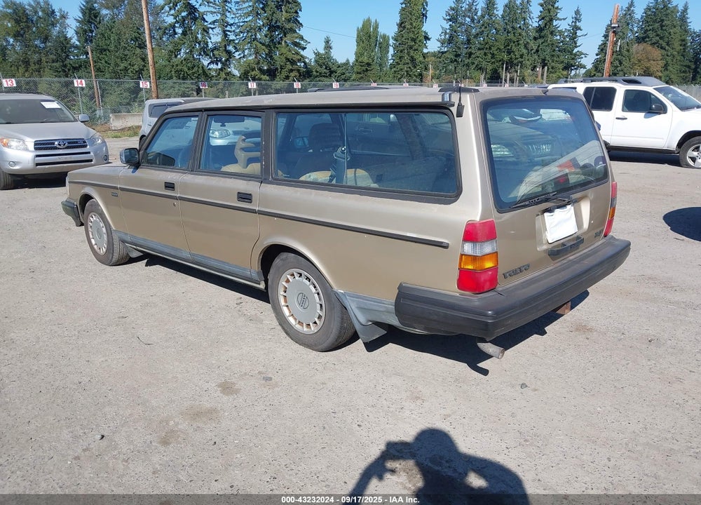 1992 VOLVO 240 VIN: YV1AW8810N1920138