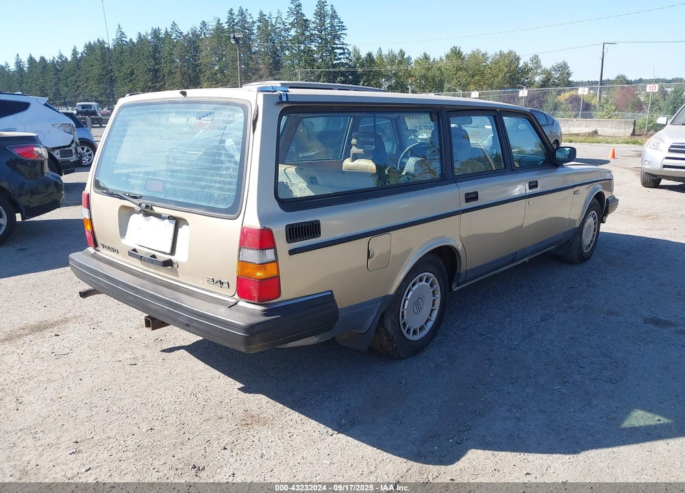 1992 VOLVO 240 VIN: YV1AW8810N1920138