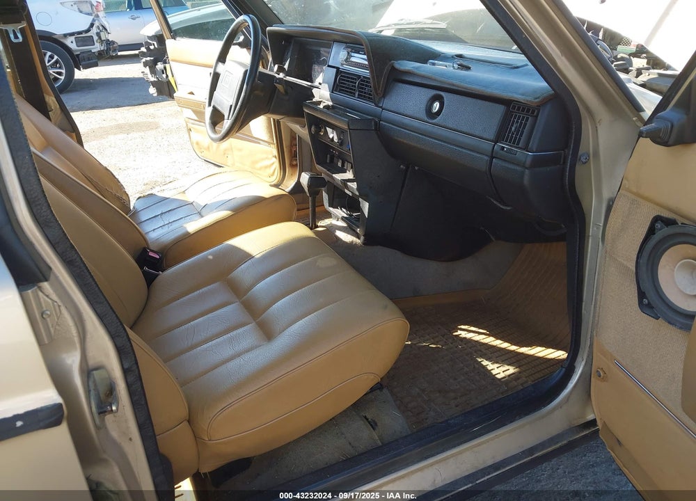 1992 VOLVO 240 VIN: YV1AW8810N1920138
