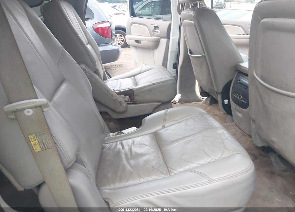 2007 CHEVROLET TAHOE LTZ VIN: 1GNFC13J77J122636