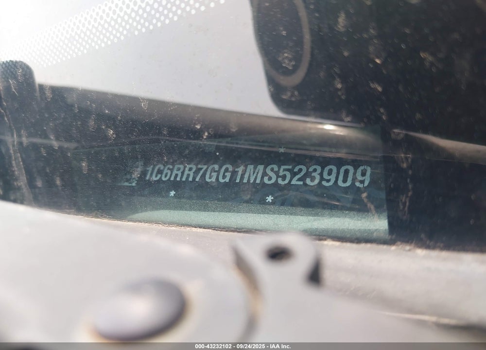 2021 RAM 1500 VIN: 1C6RR7GG1MS523909