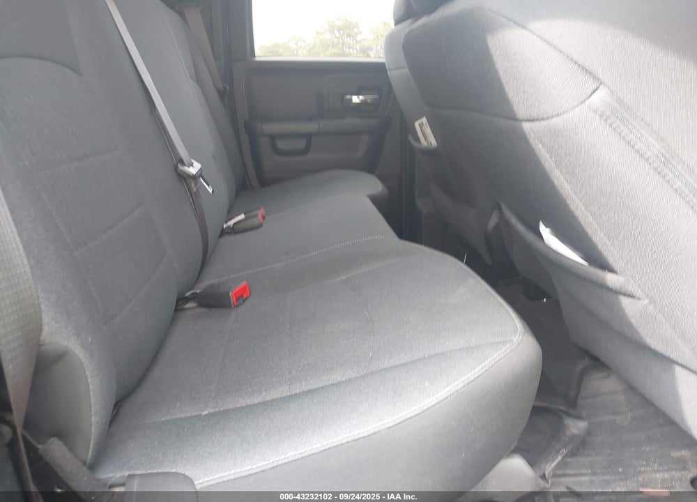 2021 RAM 1500 VIN: 1C6RR7GG1MS523909