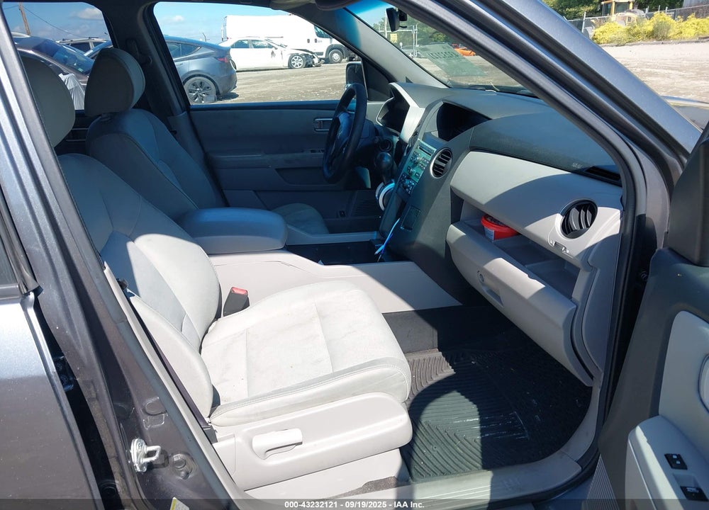 2011 HONDA PILOT VIN: 5FNYF4H22BB078475