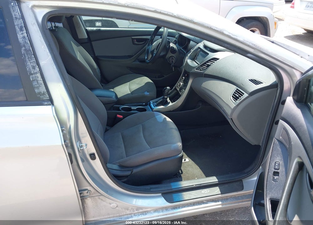 2014 HYUNDAI ELANTRA VIN: 5NPDH4AE0EH474861