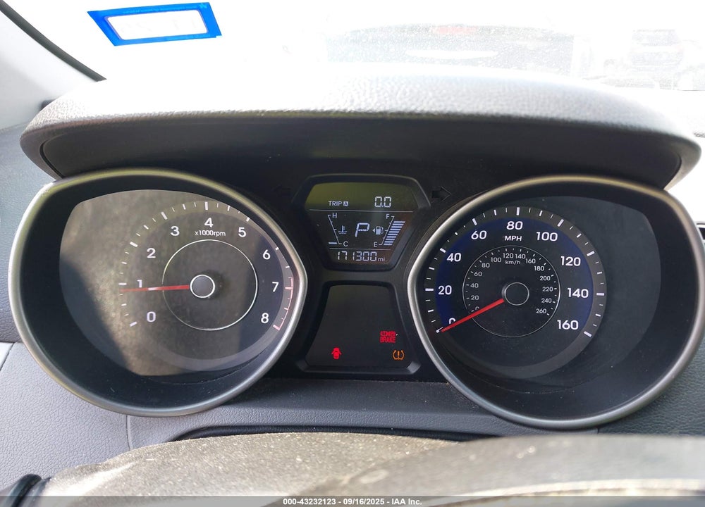 2014 HYUNDAI ELANTRA VIN: 5NPDH4AE0EH474861