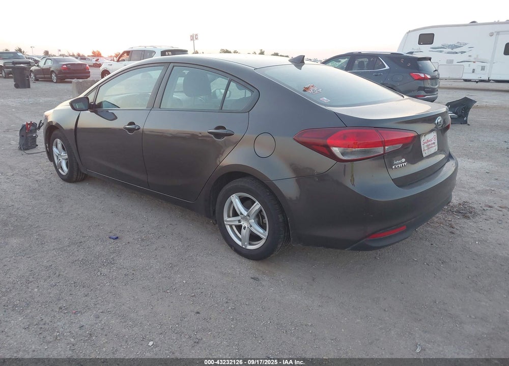 2017 KIA FORTE VIN: 3KPFK4A70HE053775