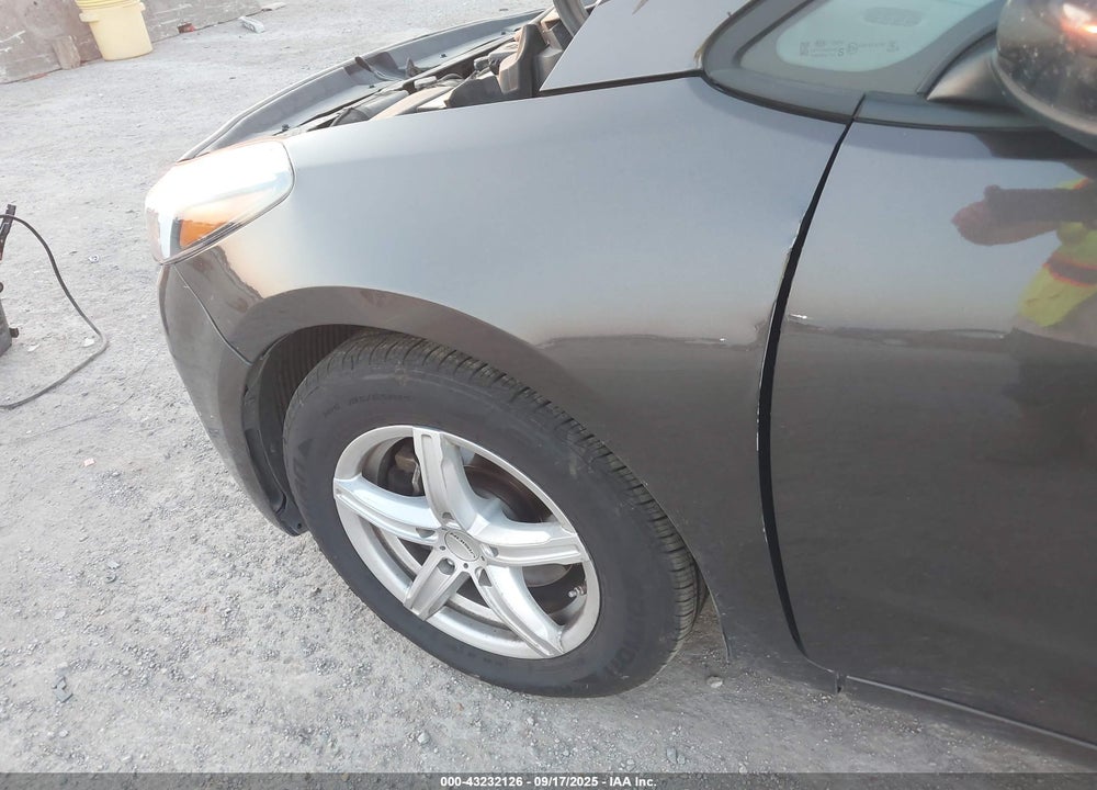 2017 KIA FORTE VIN: 3KPFK4A70HE053775