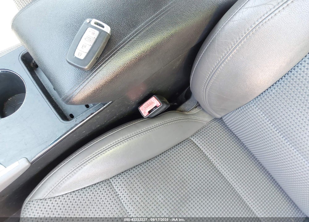 2011 HYUNDAI SONATA SE VIN: 5NPEC4AC0BH053882