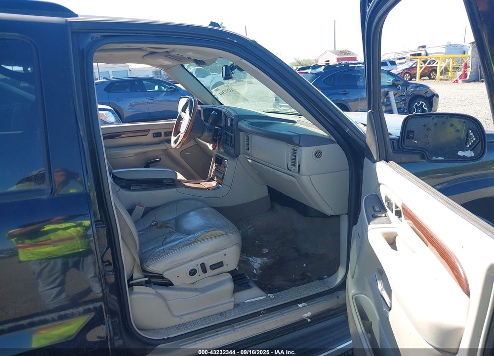 2004 CADILLAC ESCALADE STANDARD VIN: 1GYEK63N94R114164