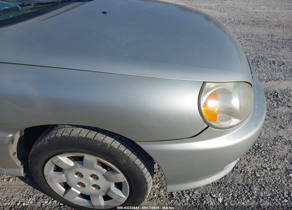 2002 KIA RIO CINCO VIN: KNADC163X26079660
