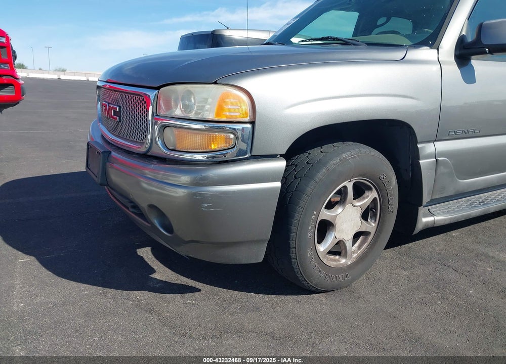 2005 GMC YUKON DENALI VIN: 1GKEK63U75J238094