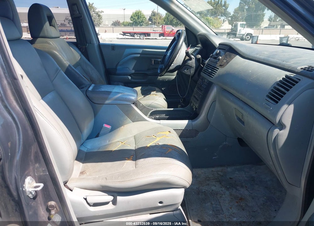 2005 HONDA PILOT EX-L VIN: 2HKYF18645H534211