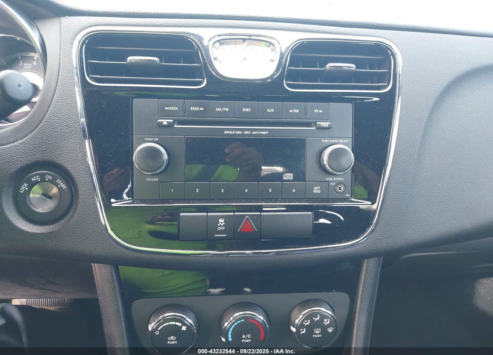 2014 CHRYSLER 200 VIN: 1C3CCBAB7EN140741