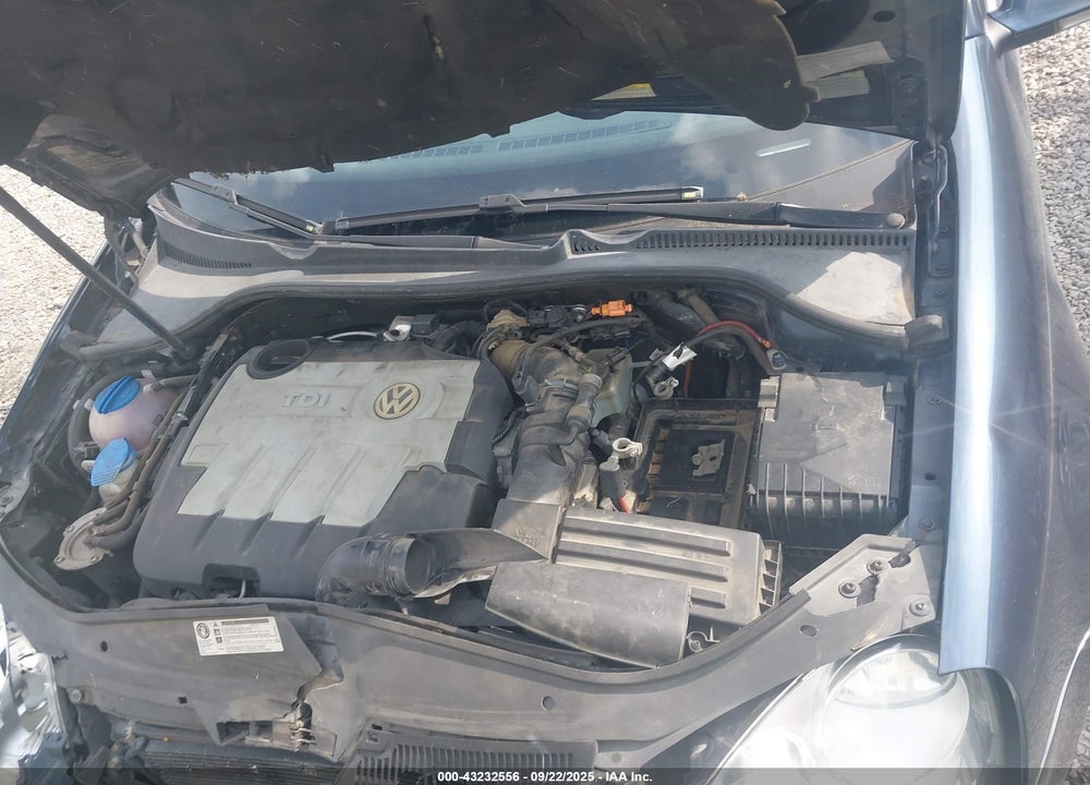 2010 VOLKSWAGEN JETTA TDI VIN: 3VWRL7AJ6AM086568