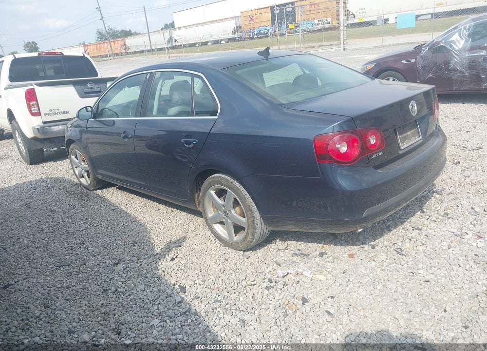 2010 VOLKSWAGEN JETTA TDI VIN: 3VWRL7AJ6AM086568