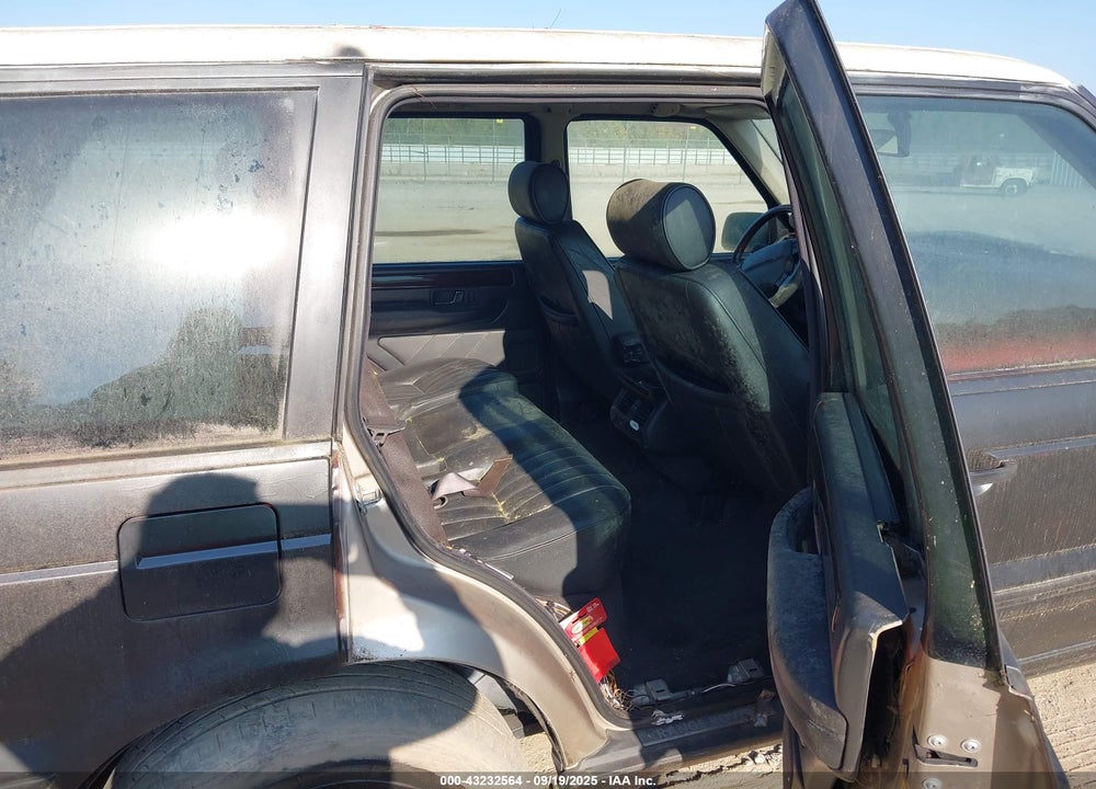 2002 LAND ROVER RANGE ROVER 4.6 HSE VIN: SALPM16462A465777