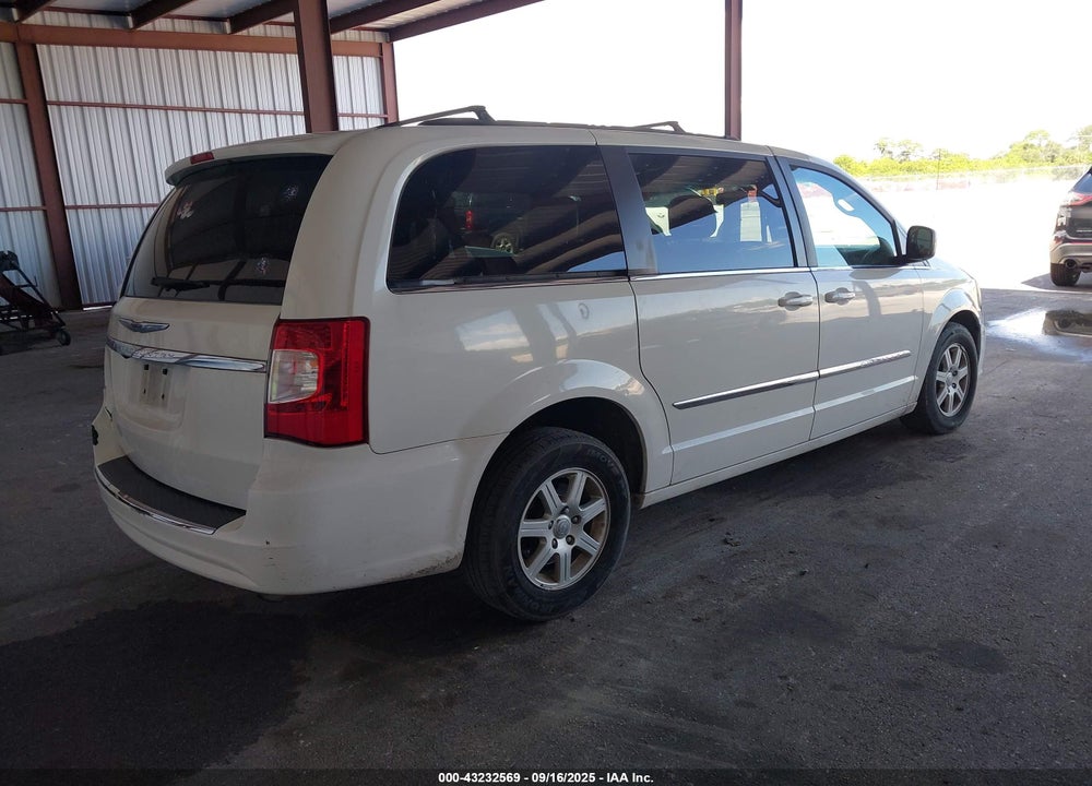 2013 CHRYSLER TOWN & COUNTRY VIN: 2C4RC1BG1DR529127