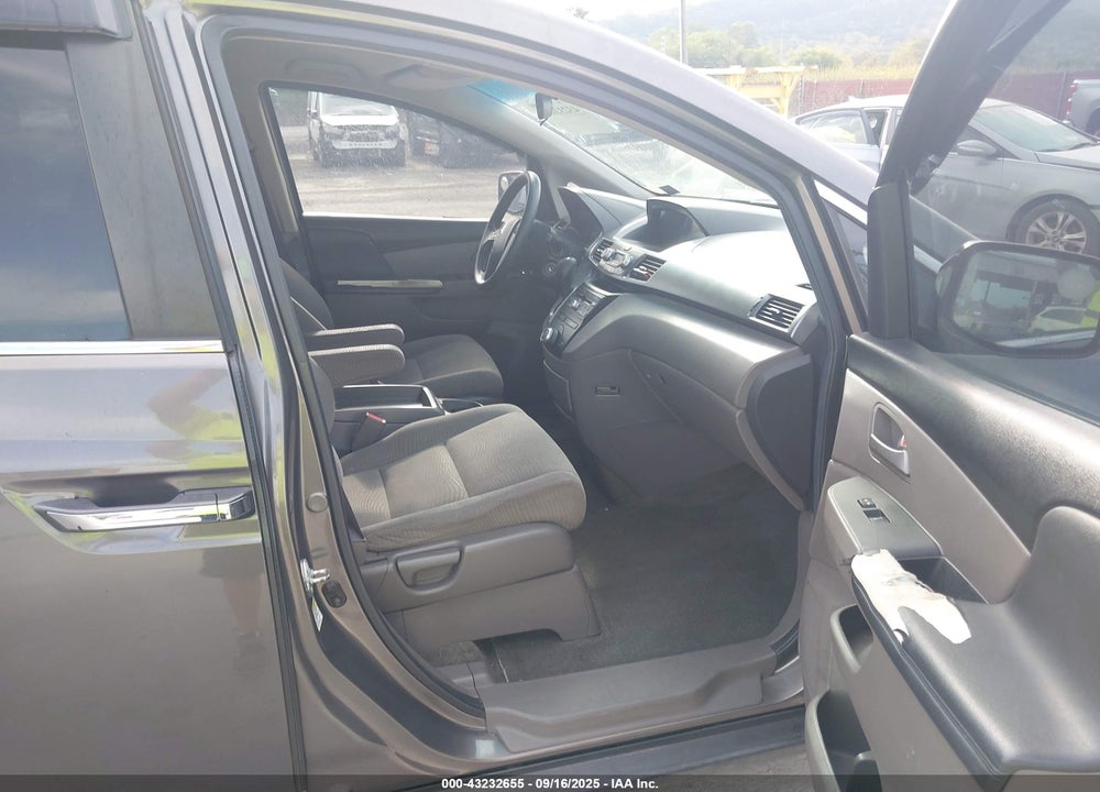 2011 HONDA ODYSSEY VIN: 5FNRL5H44BB091930