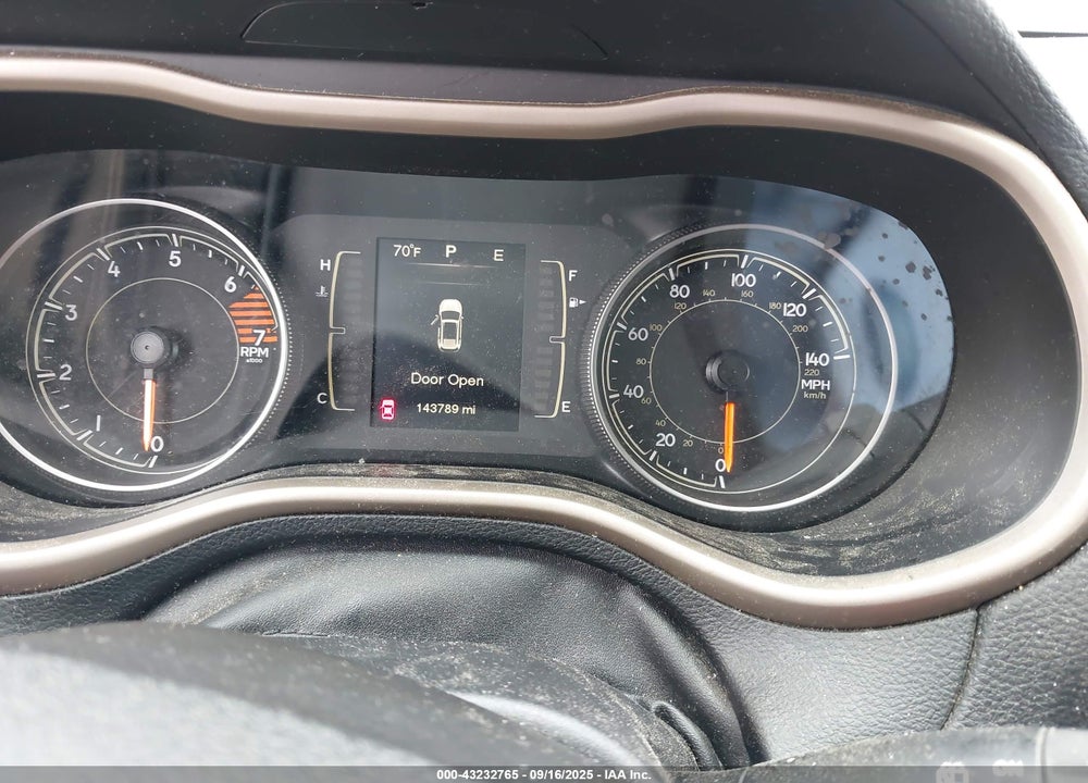2016 JEEP CHEROKEE VIN: 1C4PJLCBXGW287252