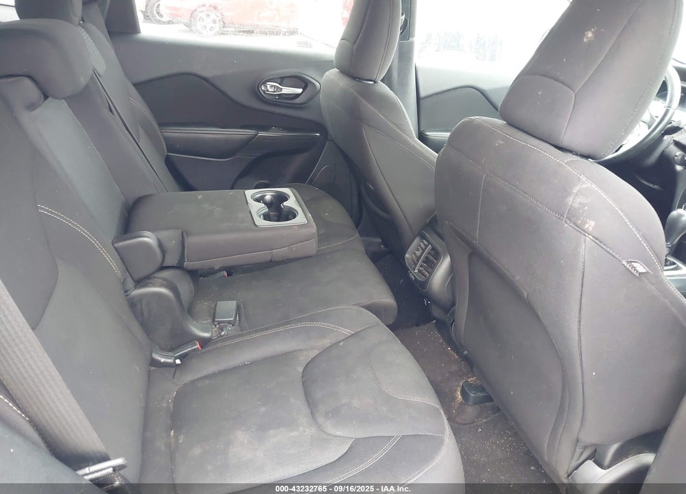 2016 JEEP CHEROKEE VIN: 1C4PJLCBXGW287252