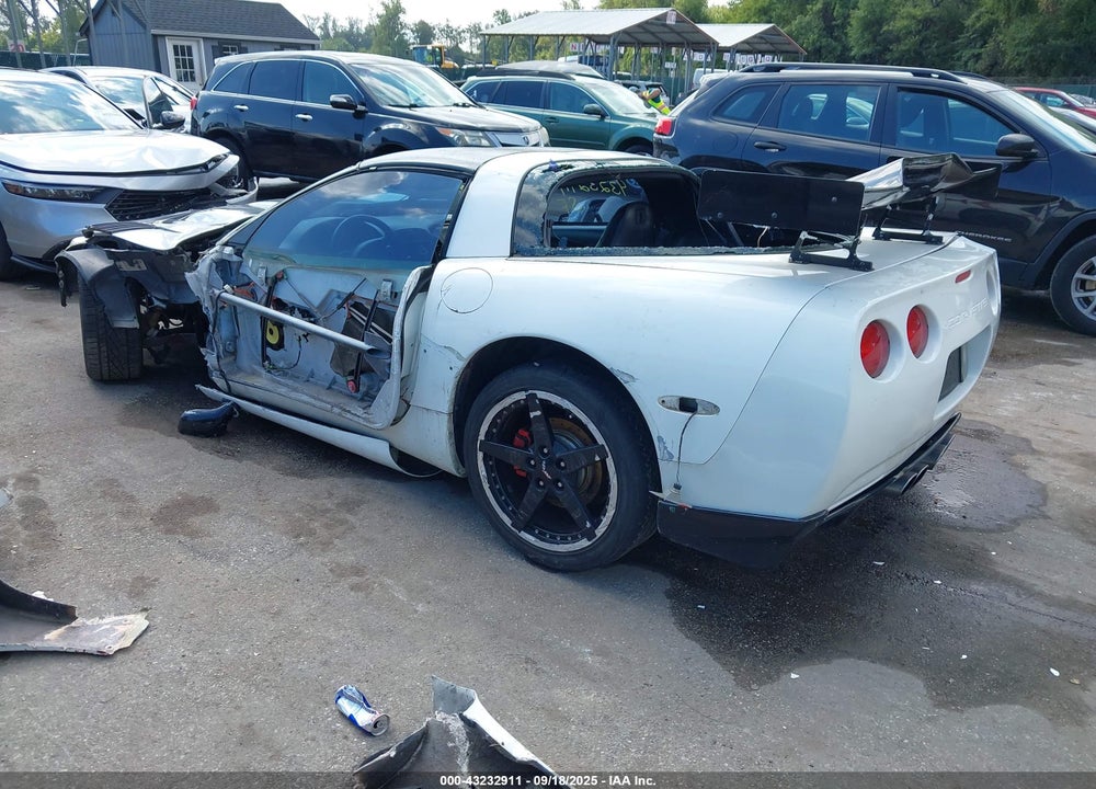 1997 CHEVROLET CORVETTE VIN: 1G1YY22GXV5105939