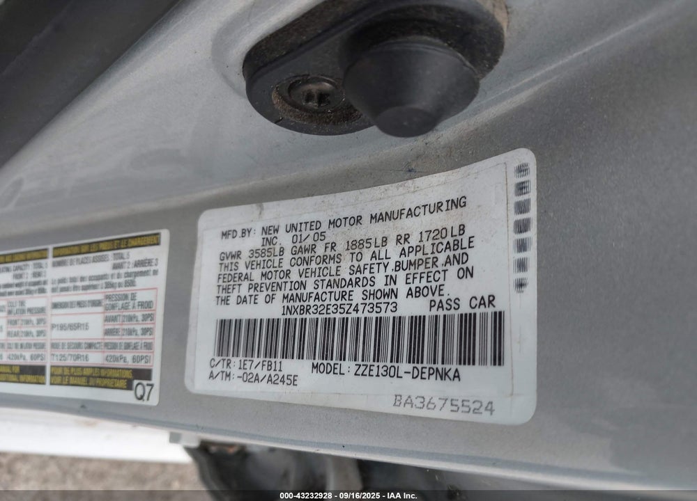 2005 TOYOTA COROLLA LE VIN: 1NXBR32E35Z473573