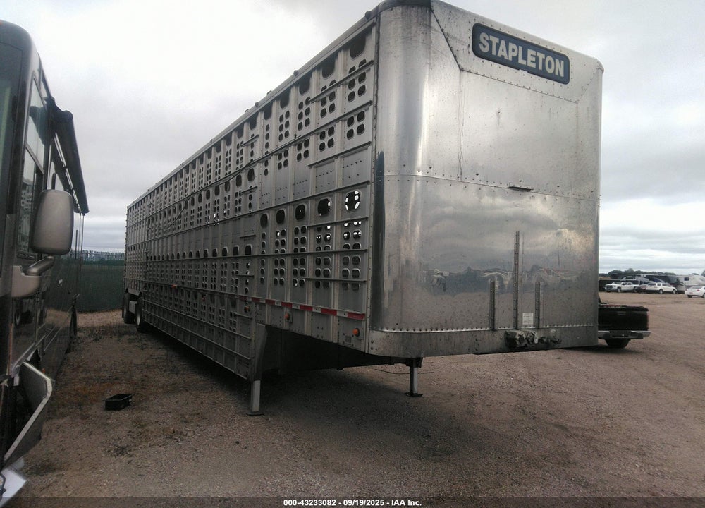 2015 WILSON TRAILER CO LIVESTOCK TRAILER VIN: 1W16532AXF5547281