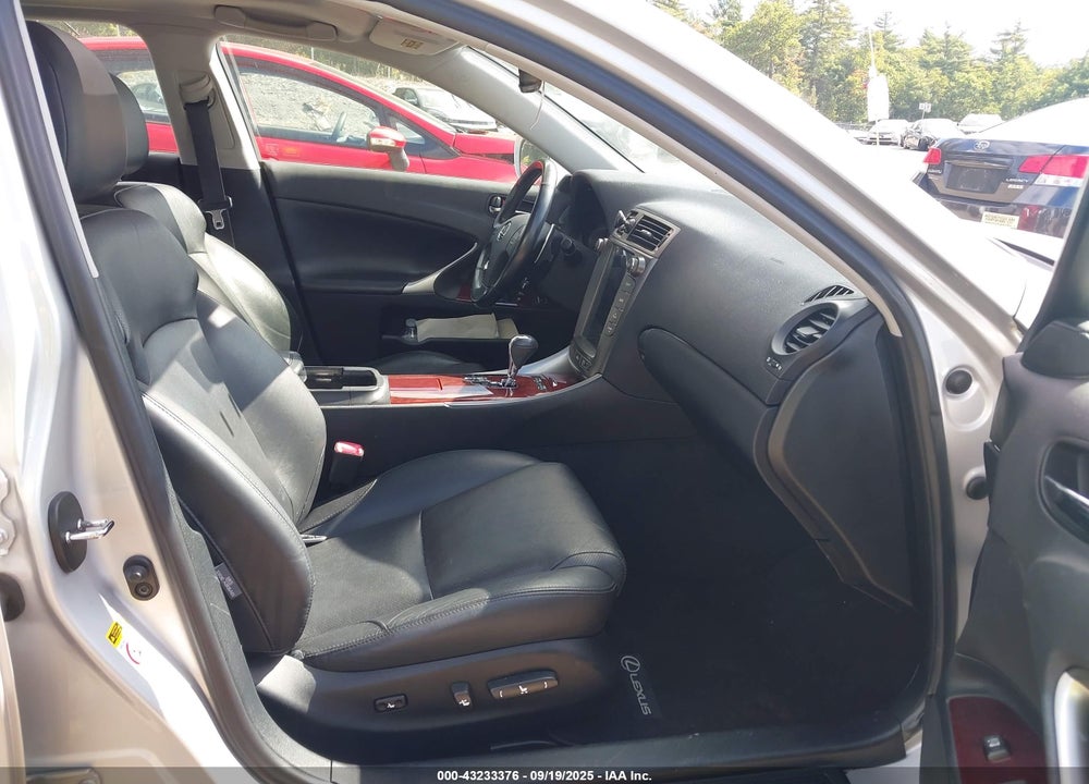 2008 LEXUS IS 250 VIN: JTHCK262X85022645