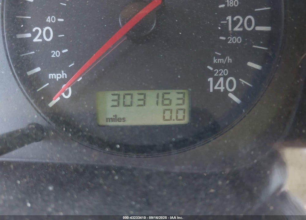 2000 VOLKSWAGEN JETTA GL TDI VIN: 3VWRF29M4YM088631
