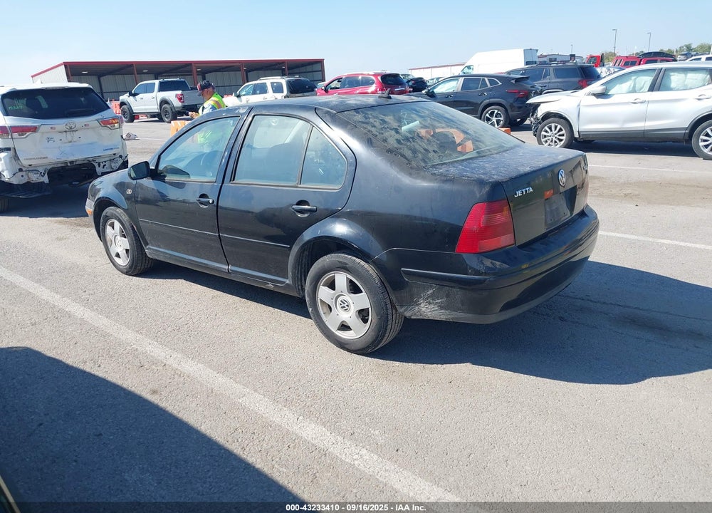 2000 VOLKSWAGEN JETTA GL TDI VIN: 3VWRF29M4YM088631