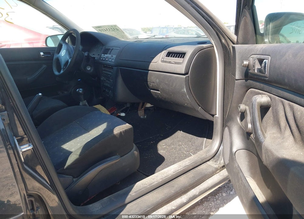 2000 VOLKSWAGEN JETTA GL TDI VIN: 3VWRF29M4YM088631