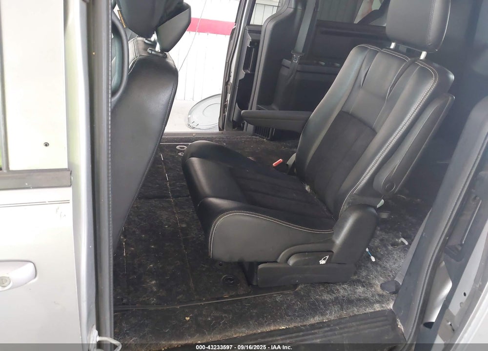 2015 DODGE GRAND CARAVAN VIN: 2C4RDGCG5FR705047