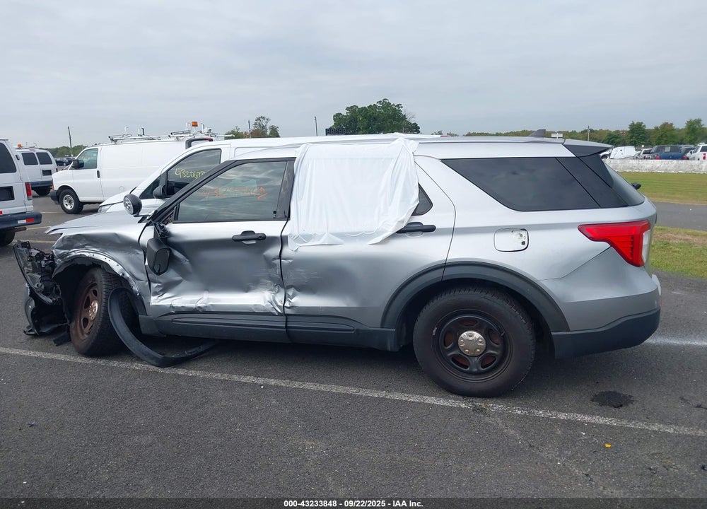 2021 FORD POLICE INTERCEPTOR UTILITY VIN: 1FM5K8AC5MNA11894