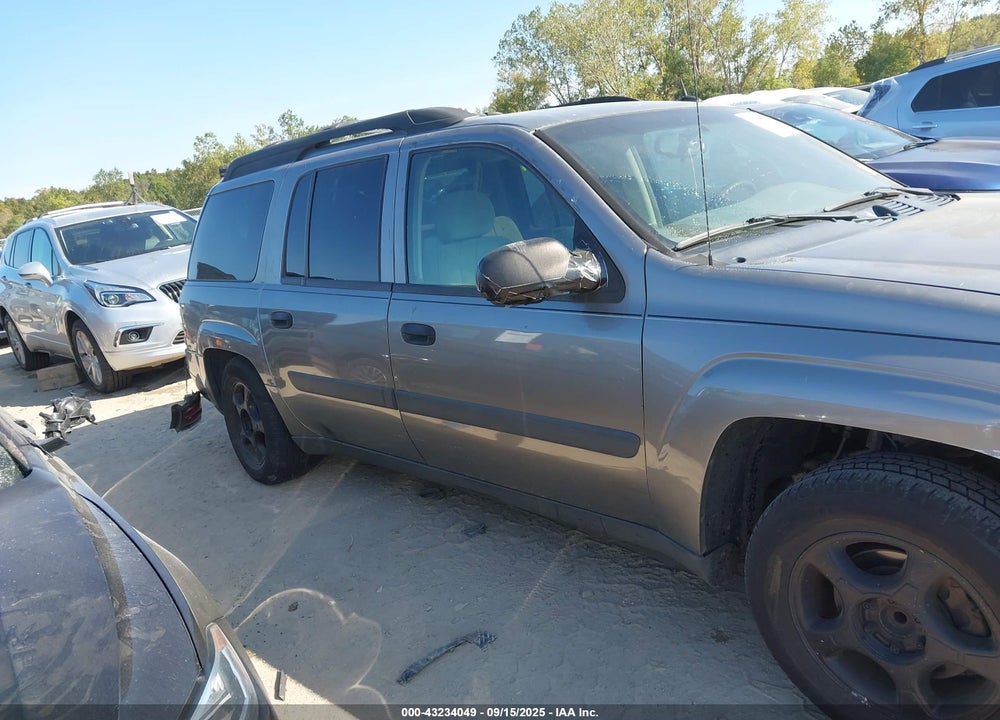 2005 CHEVROLET TRAILBLAZER EXT LS VIN: 1GNES16S756110425