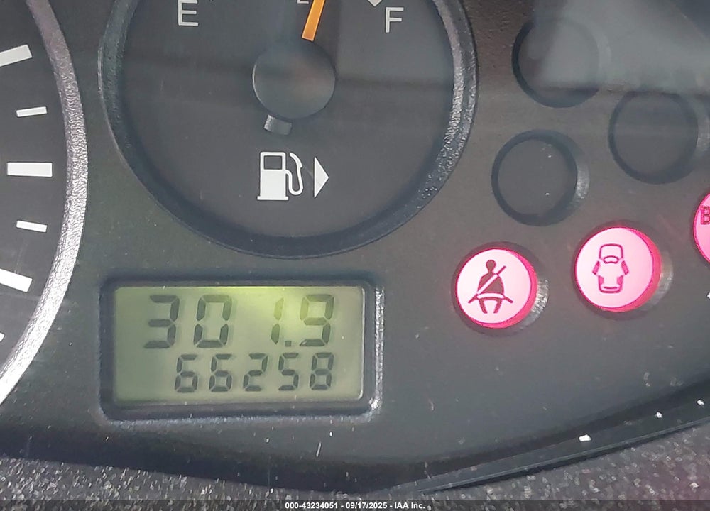 2004 FORD FOCUS LX VIN: 1FAFP33PX4W121241