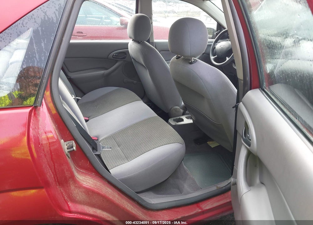 2004 FORD FOCUS LX VIN: 1FAFP33PX4W121241