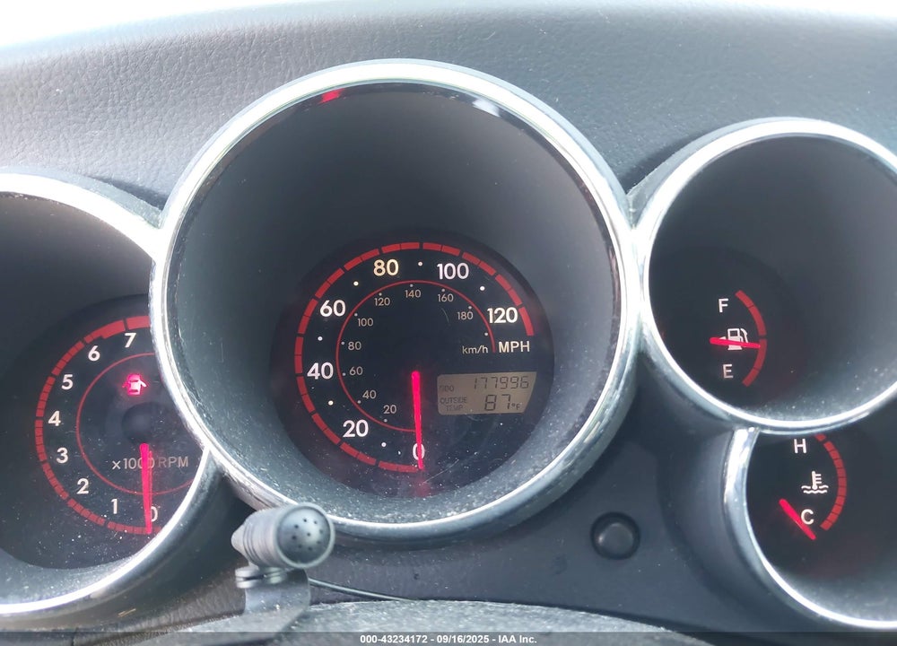 2008 TOYOTA MATRIX VIN: 2T1KR32E68C701104