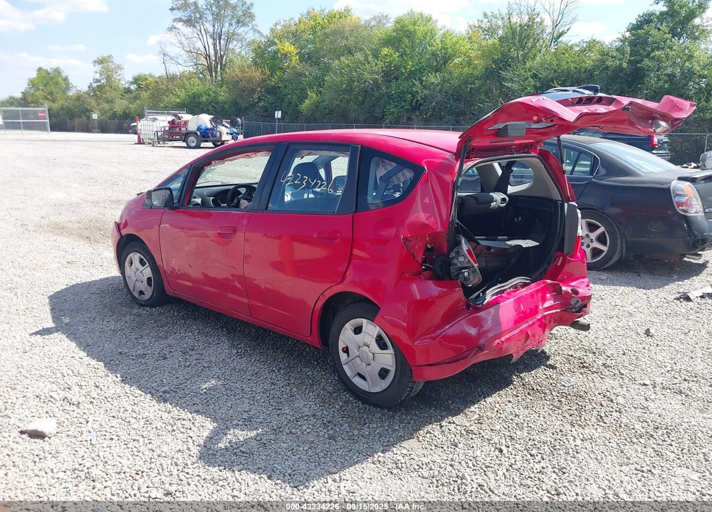 2011 HONDA FIT VIN: JHMGE8H3XBC027106
