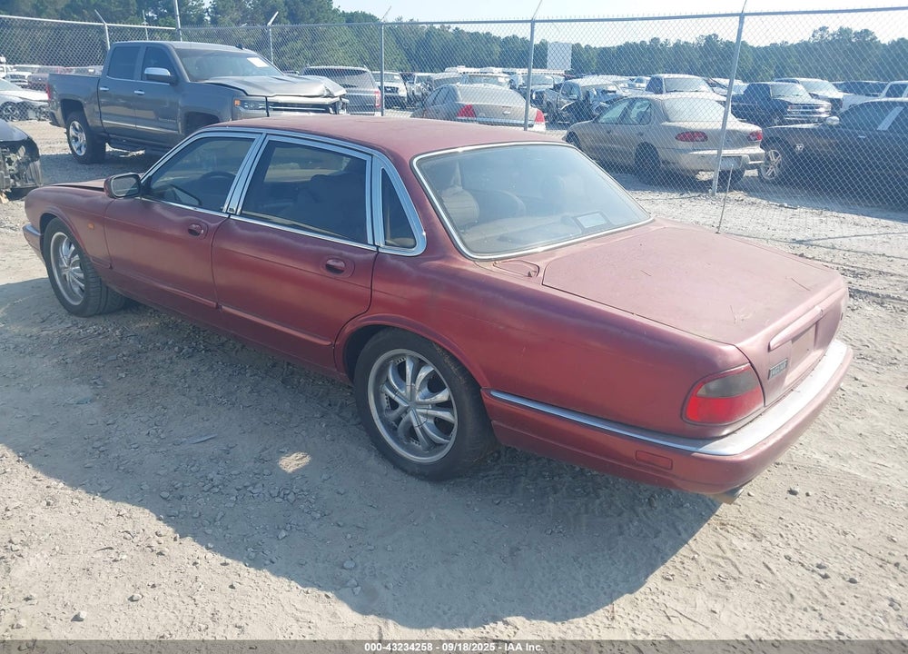 1996 JAGUAR XJR VIN: SAJPX1141TC781357