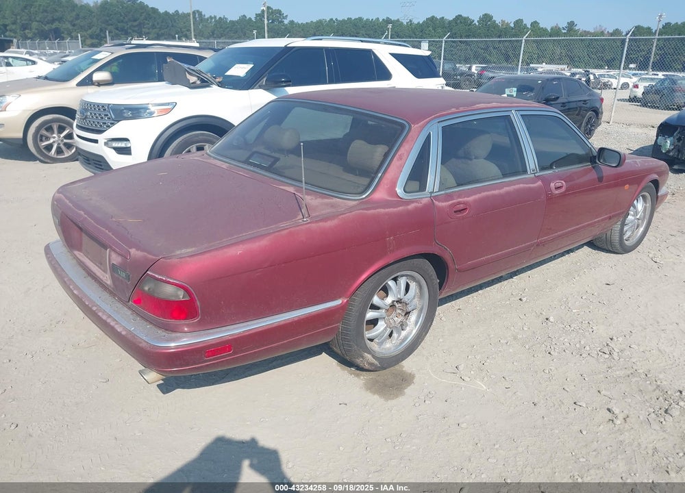 1996 JAGUAR XJR VIN: SAJPX1141TC781357