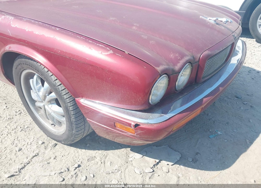 1996 JAGUAR XJR VIN: SAJPX1141TC781357
