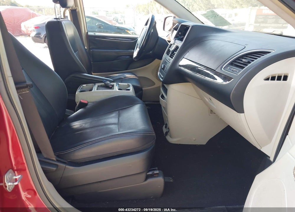 2015 CHRYSLER TOWN & COUNTRY VIN: 2C4RC1BG7FR654989