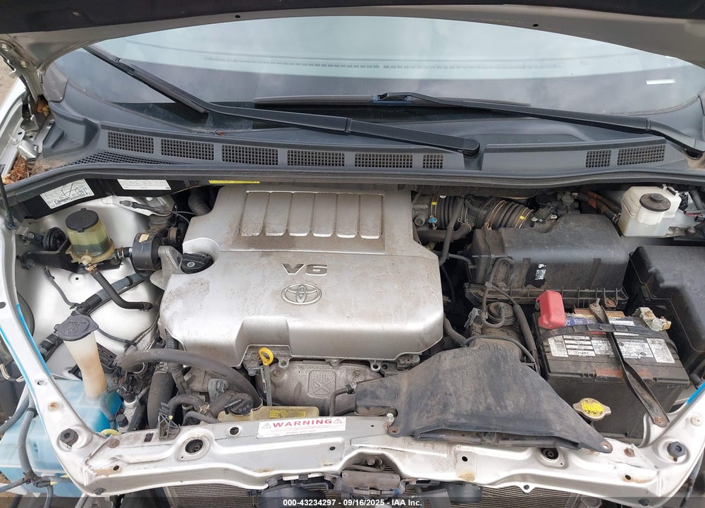 2010 TOYOTA SIENNA XLE VIN: 5TDYK4CC2AS296082