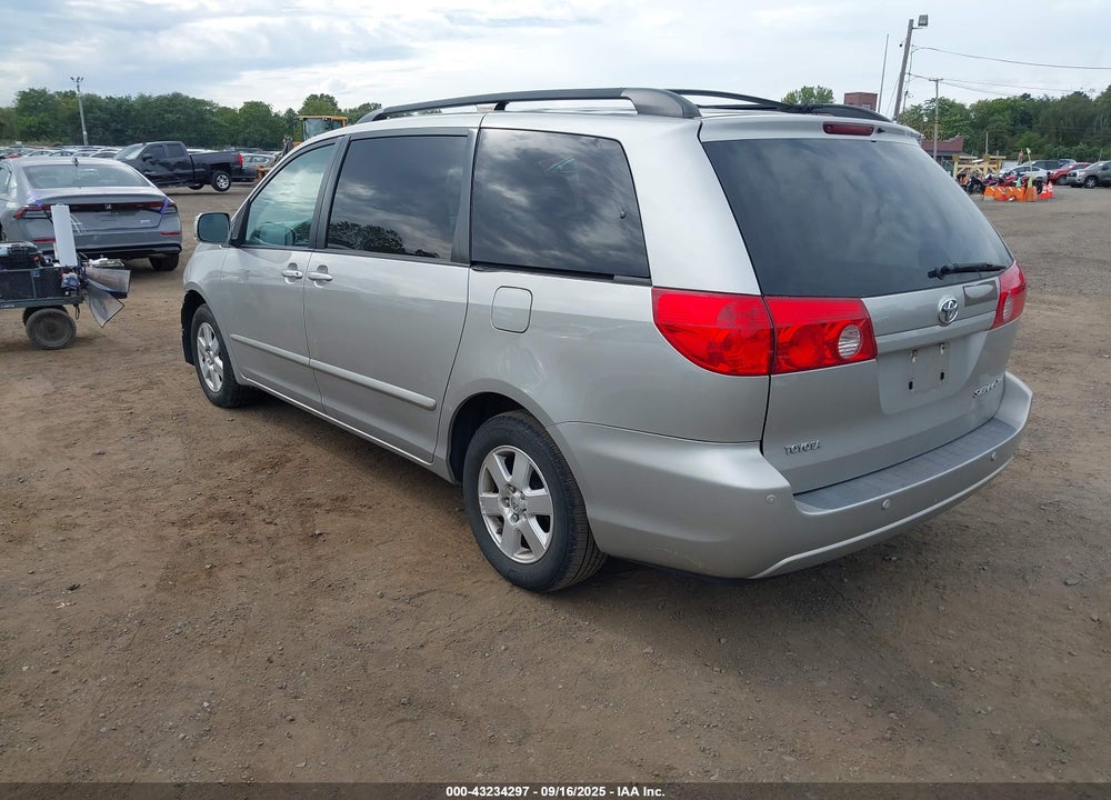 2010 TOYOTA SIENNA XLE VIN: 5TDYK4CC2AS296082