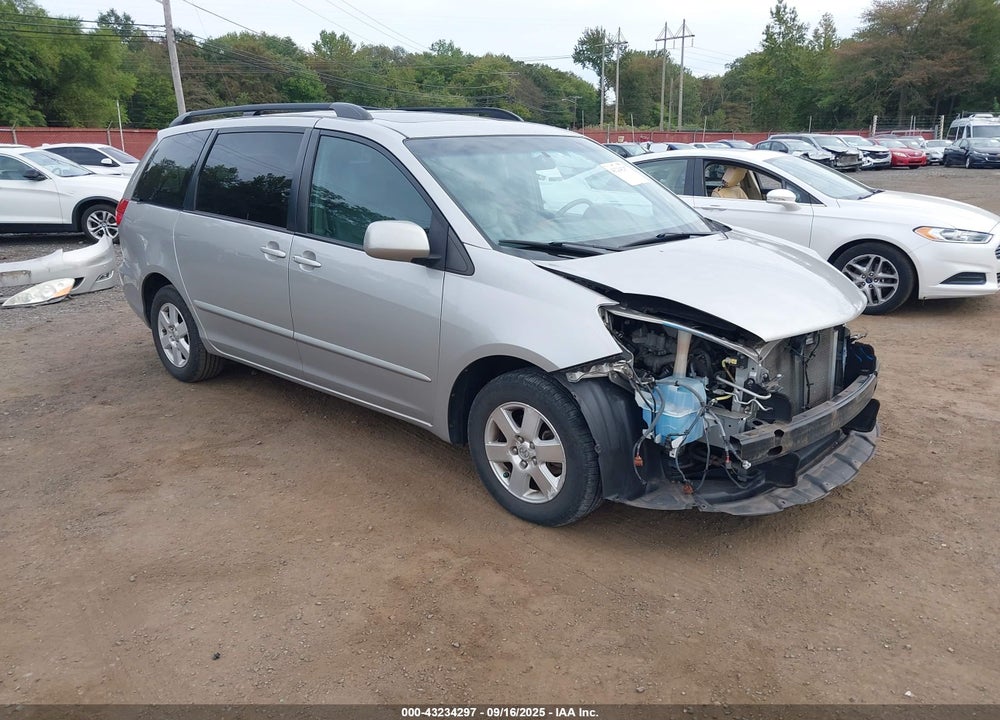 2010 TOYOTA SIENNA XLE VIN: 5TDYK4CC2AS296082