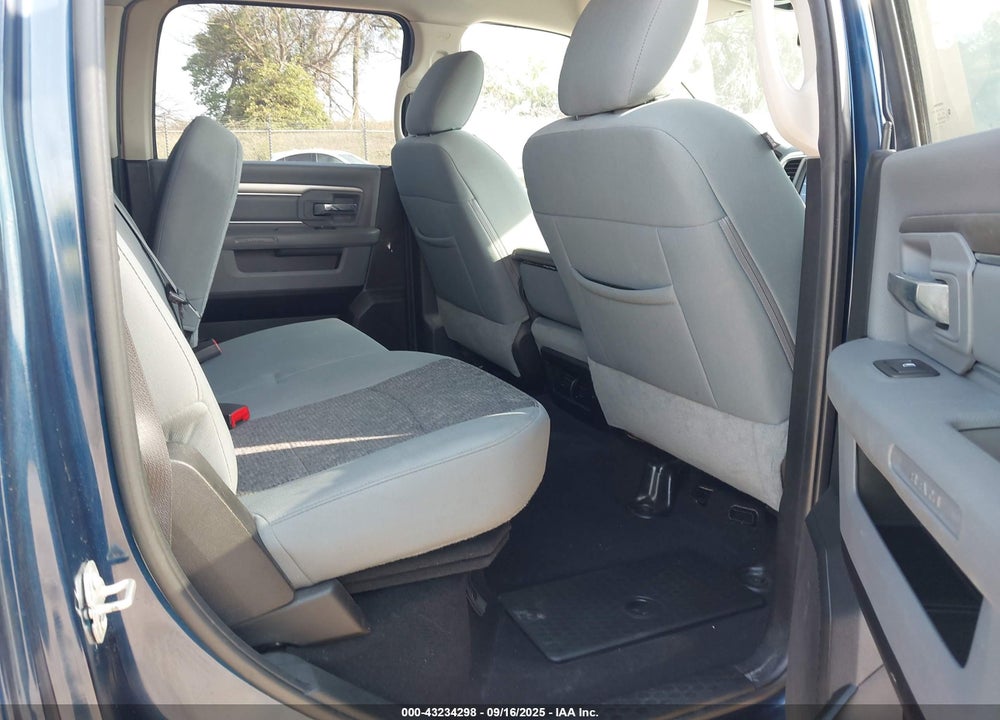 2019 RAM 1500 CLASSIC BIG HORN 4X4 5'7 BOX VIN: 1C6RR7LT1KS689900